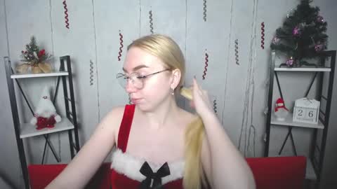 Snapshot of beatriceflyy chatting on 12-26-24, 03:31 BeatriceFlyy online show from 12-26-24, 03:31