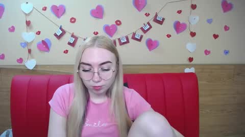 Snapshot of beatriceflyy chatting on 02-28-25, 01:14 BeatriceFlyy online show from 02-28-25, 01:14