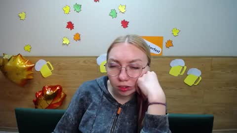 Snapshot of beatriceflyy chatting on 09-19-25, 11:55 BeatriceFlyy online show from 09-19-25, 11:55