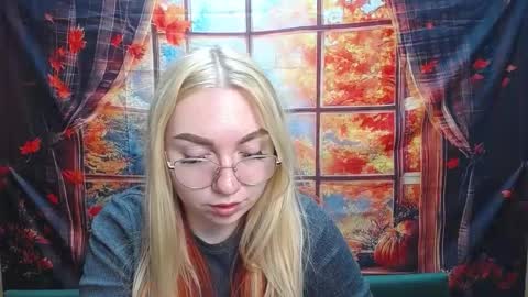 Snapshot of beatriceflyy chatting on 11-18-25, 04:11 BeatriceFlyy online show from 11-18-25, 04:11