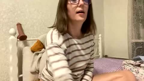 BeatriceTender online show from 10-29-25, 07:59