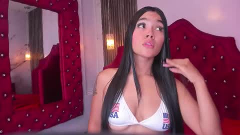 Mia online show from 09-11-25, 11:43
