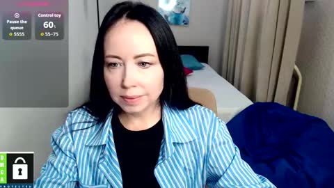 beautiful_moon3 online show from 10-16-25, 10:27