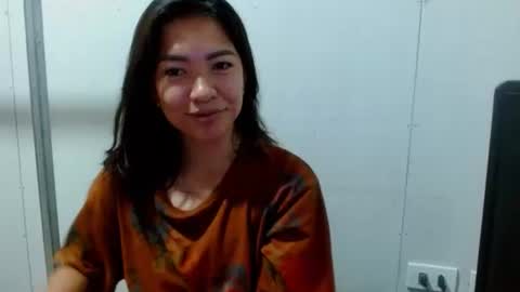 Snapshot of beautiful_sm1le chatting on 11-13-25, 05:17 Smiley online show from 11-13-25, 05:17