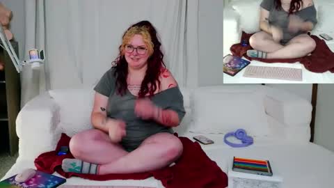 Snapshot of beautifulfeminine chatting on 09-24-25, 02:04 Annikka online show from 09-24-25, 02:04