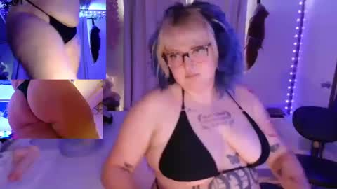 Snapshot of beautifulfeminine chatting on 10-16-25, 05:36 Annikka online show from 10-16-25, 05:36