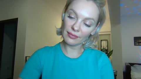 Beautifulkollette online show from 01-06-25, 09:32