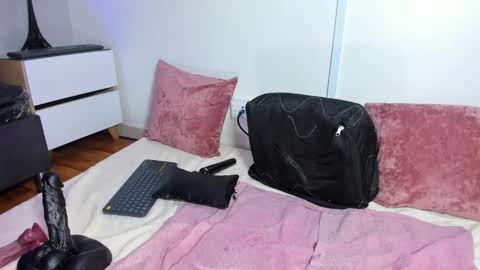 maria online show from 02-15-25, 01:42