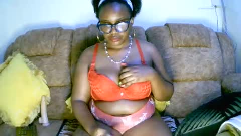 beautifulpeach2 online show from 12-13-24, 08:15