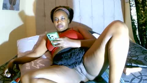 beautifulpeach2 online show from 11-03-25, 08:59