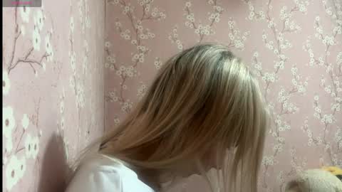 Snapshot of beautifultips chatting on 04-02-26, 05:54 Mia online show from 04-02-26, 05:54