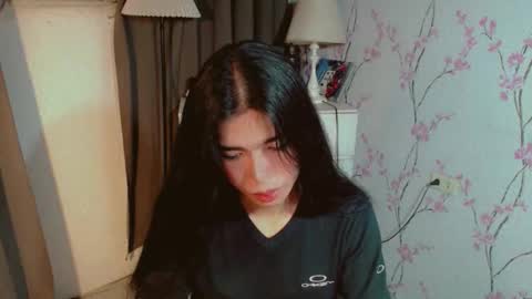 Snapshot of beautifultrixie chatting on 12-17-25, 11:38 TRIXIE online show from 12-17-25, 11:38