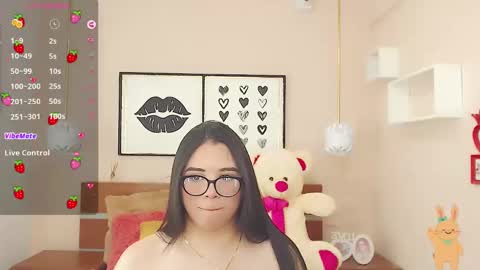 Snapshot of beautty_pink chatting on 01-11-25, 09:36 beautty_pink online show from 01-11-25, 09:36