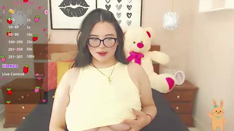 Snapshot of beautty_pink chatting on 01-15-25, 05:15 beautty_pink online show from 01-15-25, 05:15