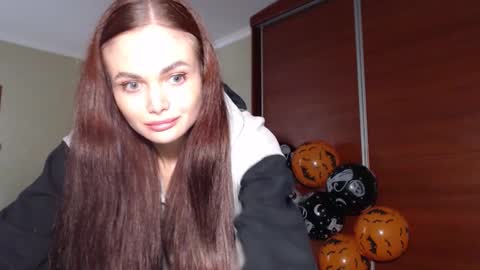 Snapshot of beauty_fruity chatting on 10-09-25, 09:29 Maria online show from 10-09-25, 09:29