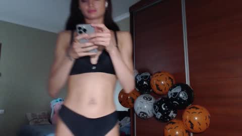 Snapshot of beauty_fruity chatting on 10-13-25, 08:14 Maria online show from 10-13-25, 08:14