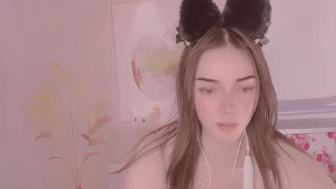 Snapshot of beauty_lulu chatting on 02-27-25, 01:17 LULU online show from 02-27-25, 01:17