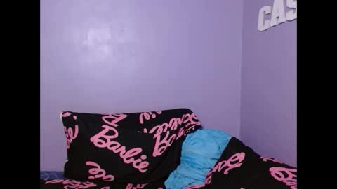 Snapshot of beautyqueen18x chatting on 03-04-25, 02:10 beautyqueen18x online show from 03-04-25, 02:10