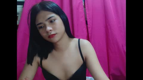 Snapshot of beautyqueen18x chatting on 03-20-26, 07:02 beautyqueen18x online show from 03-20-26, 07:02