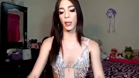 Snapshot of beautyqueen__ chatting on 10-04-25, 06:55 BeautyMaffe online show from 10-04-25, 06:55