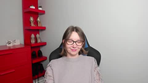 Zoe online show from 12-05-25, 06:44