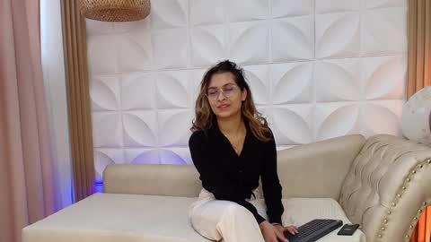 beccamilanni online show from 03-05-25, 12:44