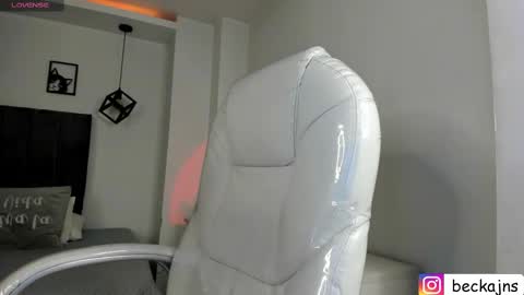 Snapshot of beck__jones chatting on 02-10-25, 03:42 Marzhie online show from 02-10-25, 03:42