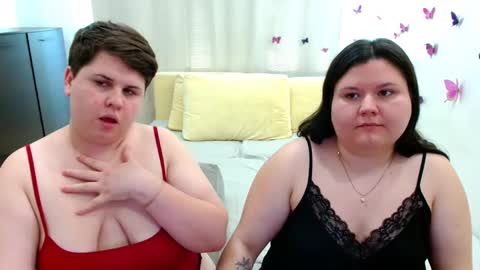 BeckyAndEllen online show from 09-22-25, 01:02