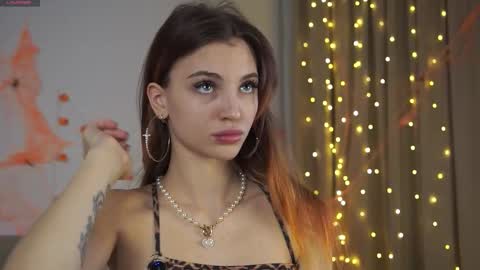 Snapshot of beckymadsons chatting on 11-21-25, 11:09 Melissa online show from 11-21-25, 11:09