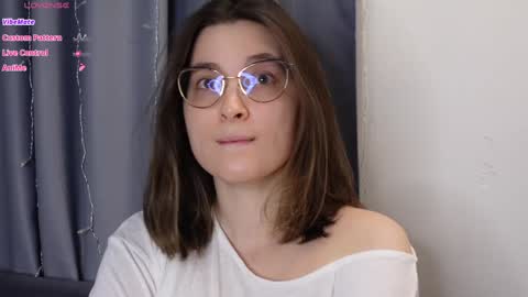 Snapshot of beckymartens chatting on 09-12-25, 02:11 BeckyMartens come join me on while im offline here online show from 09-12-25, 02:11