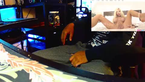 Snapshot of bedstuymonstercock90 chatting on 10-19-25, 11:55 hungnheavy online show from 10-19-25, 11:55