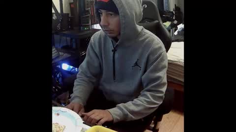 Snapshot of bedstuymonstercock90 chatting on 11-30-25, 05:06 hungnheavy online show from 11-30-25, 05:06