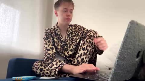 beeb0y online show from 09-15-25, 10:59