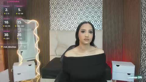 Snapshot of beella_tay1 chatting on 10-12-25, 12:37 BELLA online show from 10-12-25, 12:37