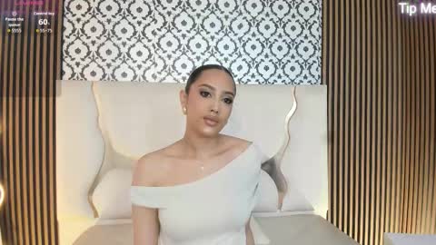 Snapshot of beella_tay1 chatting on 10-23-25, 01:21 BELLA online show from 10-23-25, 01:21