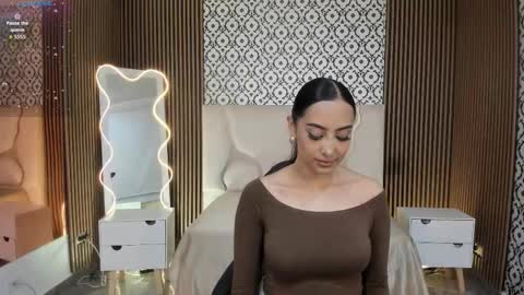 Snapshot of beella_tay1 chatting on 10-27-25, 01:48 BELLA online show from 10-27-25, 01:48