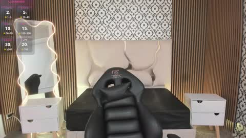 Snapshot of beella_tay1 chatting on 10-30-25, 03:13 BELLA online show from 10-30-25, 03:13