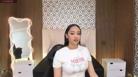 Snapshot of beella_tay1 chatting on 11-10-25, 02:16 BELLA online show from 11-10-25, 02:16