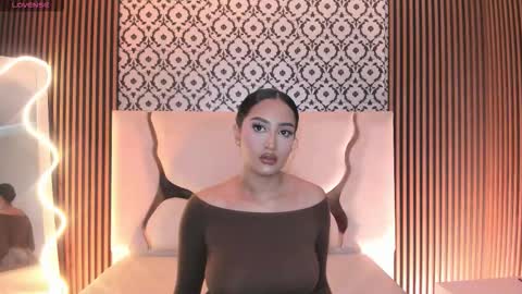 Snapshot of beella_tay1 chatting on 02-13-26, 12:23 BELLA online show from 02-13-26, 12:23