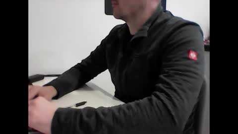 Snapshot of beenee3 chatting on 02-20-26, 06:59 beenee3 online show from 02-20-26, 06:59