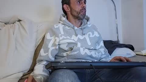 begbestuk online show from 09-22-25, 03:08