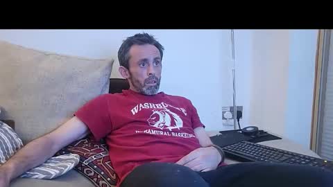 begbestuk online show from 10-20-25, 03:40