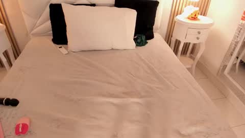 Bela online show from 10-15-25, 06:35