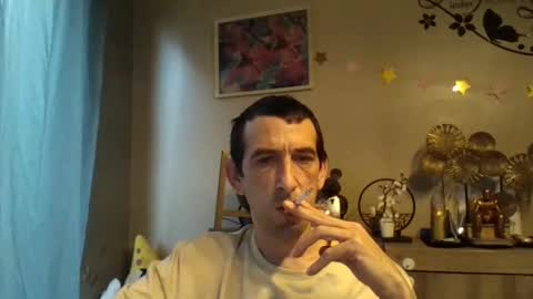 Snapshot of belgianboy33 chatting on 10-08-25, 06:44 Dreamcock online show from 10-08-25, 06:44