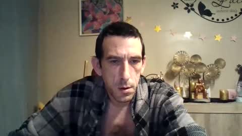 Snapshot of belgianboy33 chatting on 10-24-25, 04:53 Dreamcock online show from 10-24-25, 04:53