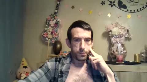 Snapshot of belgianboy33 chatting on 11-10-25, 04:44 Dreamcock online show from 11-10-25, 04:44
