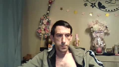 Snapshot of belgianboy33 chatting on 11-17-25, 04:18 Dreamcock online show from 11-17-25, 04:18