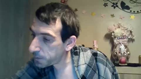 Snapshot of belgianboy33 chatting on 11-18-25, 04:28 Dreamcock online show from 11-18-25, 04:28