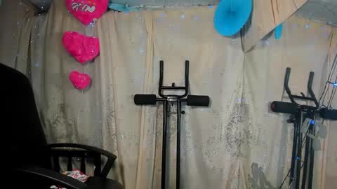 modelo independiente online show from 03-09-25, 12:00