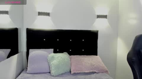 Bella online show from 09-30-25, 02:22